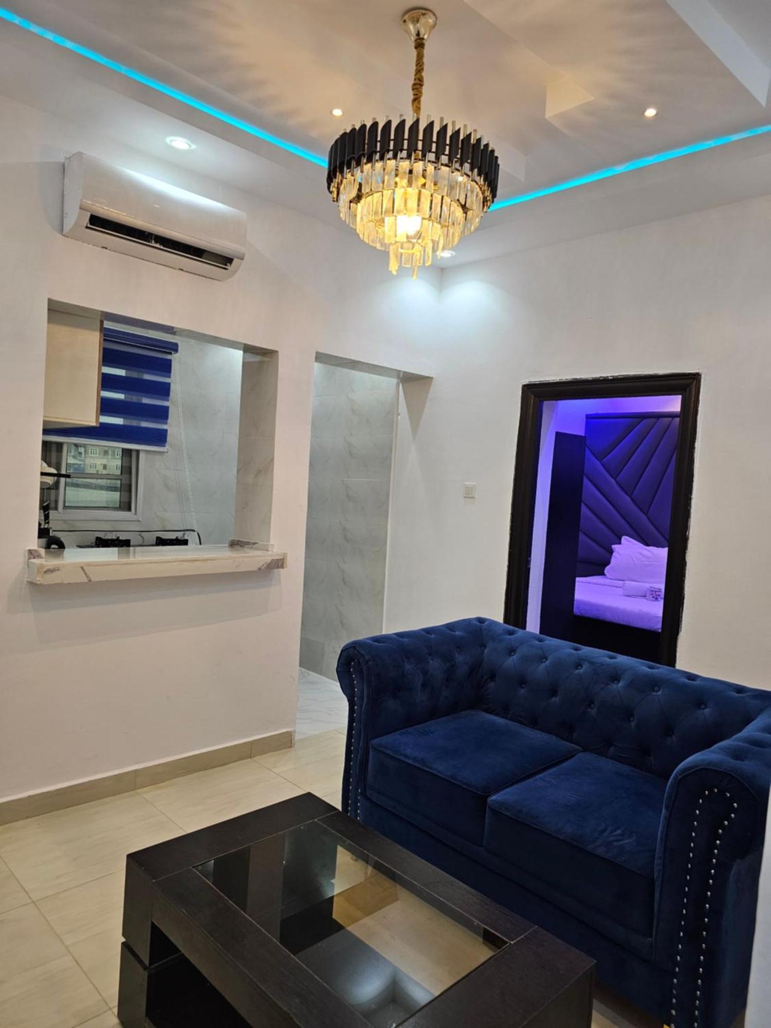 Vhs Vinchee Suites Lagos Exterior photo