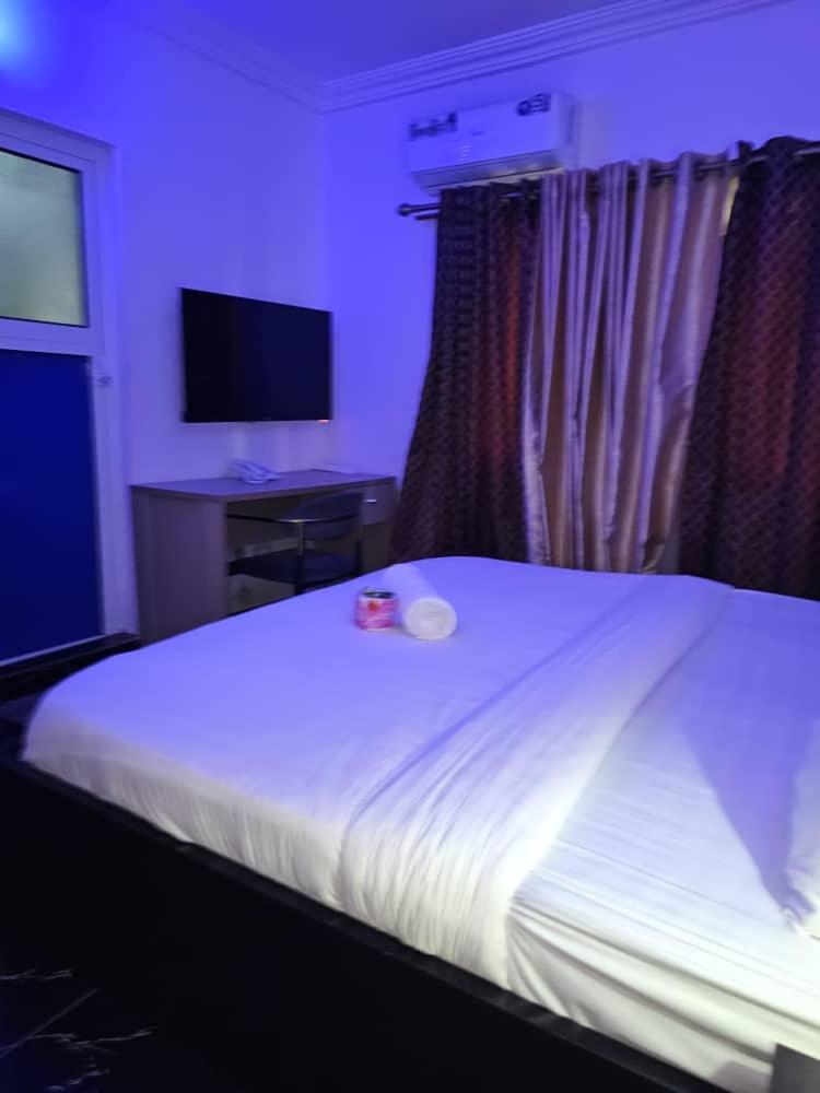 Vhs Vinchee Suites Lagos Exterior photo