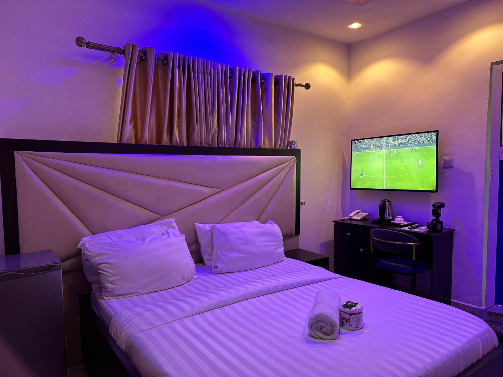 Vhs Vinchee Suites Lagos Exterior photo