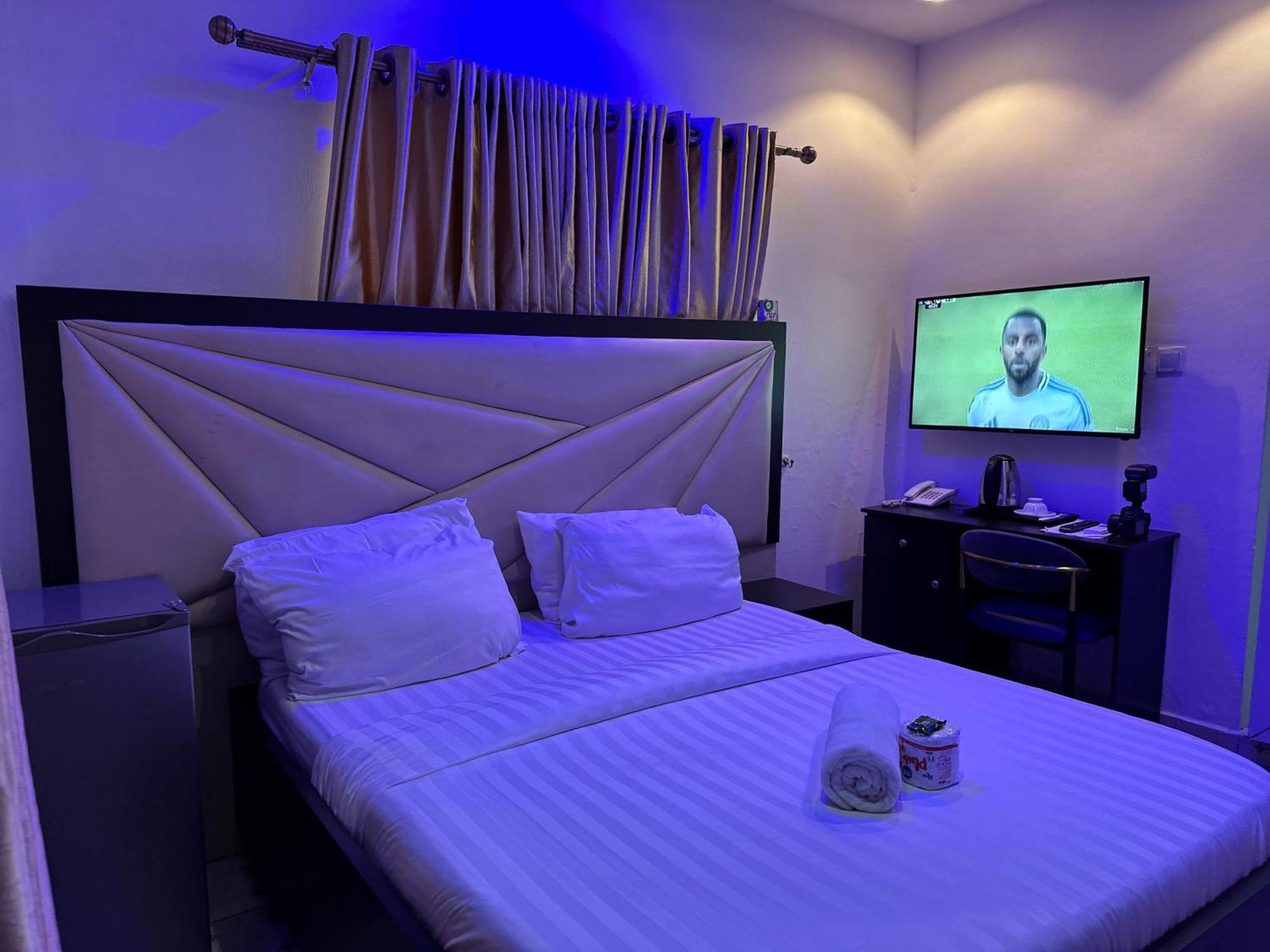 Vhs Vinchee Suites Lagos Exterior photo