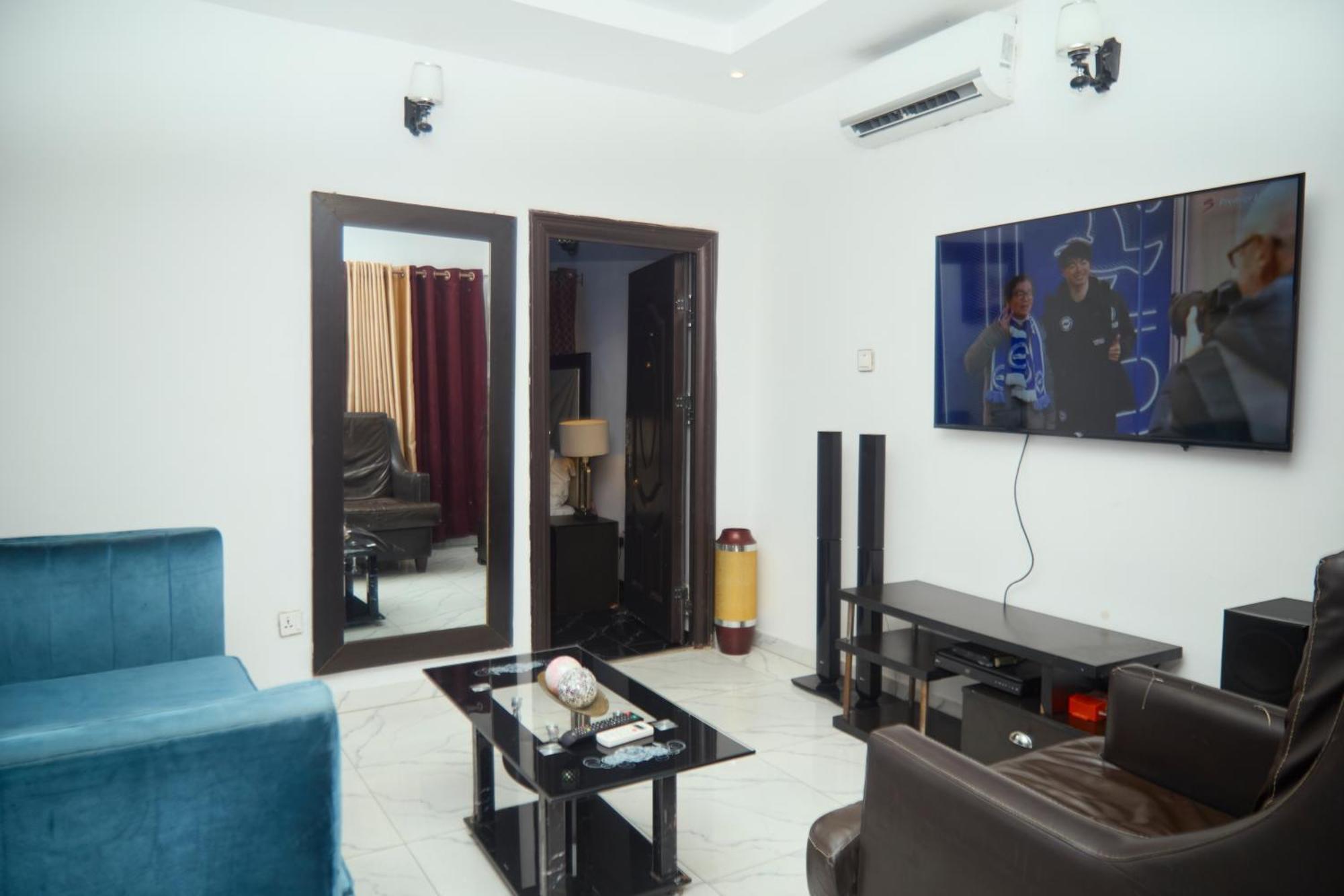 Vhs Vinchee Suites Lagos Exterior photo