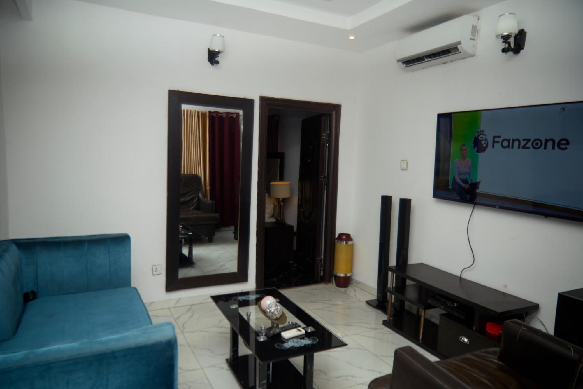 Vhs Vinchee Suites Lagos Exterior photo