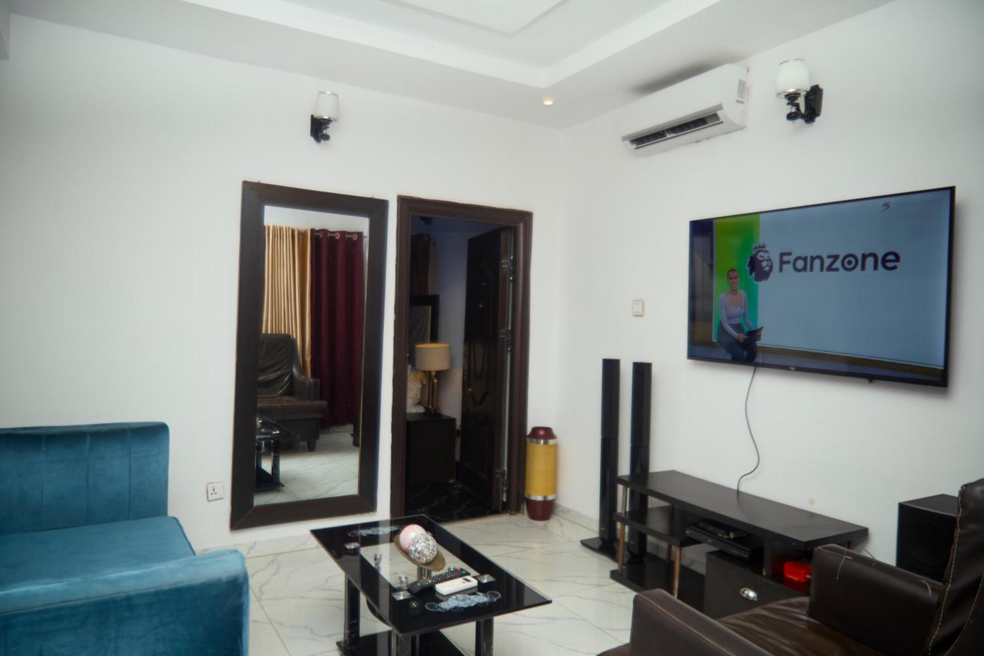 Vhs Vinchee Suites Lagos Exterior photo